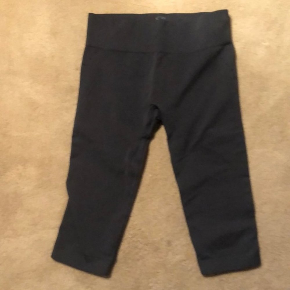 Champion dark grey nylon/spandex capris-Sz S